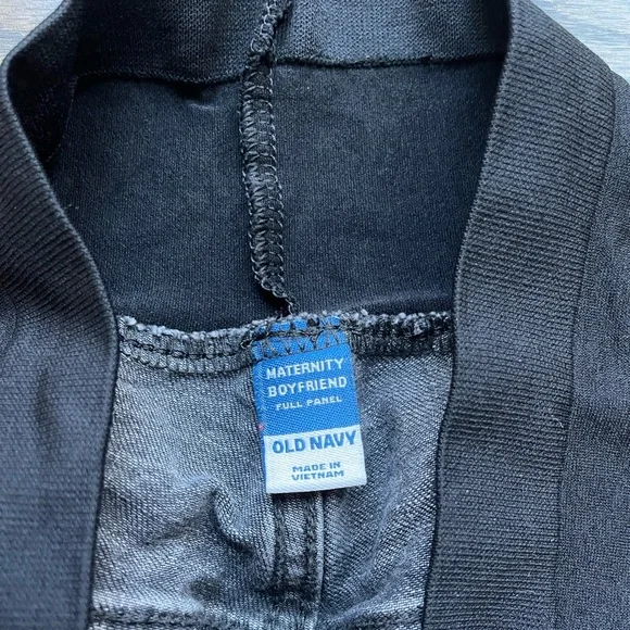 Old Navy Maternity Full-Panel Black-Wash Boyfriend Jeans Size 12 PETITE - Picture 3 of 8